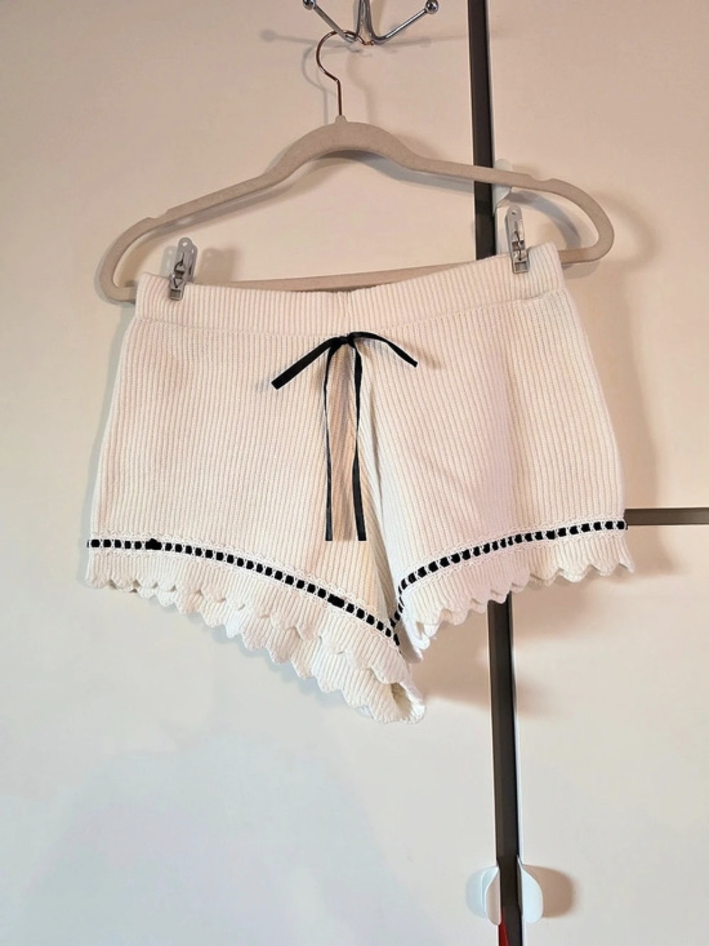 Wild Fable Women's High-Rise Scalloped Micro Sweater Shorts
Size M
New No Tag